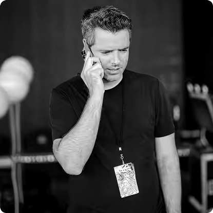 ROBERT DUNCAN, TOUR MANAGER